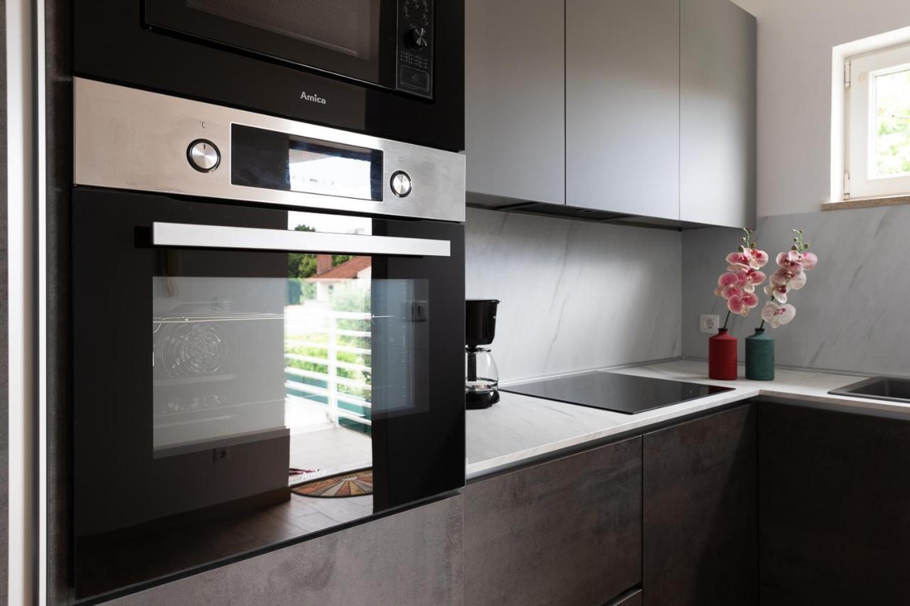 Apartment Dolly Completely Renovated 2023 Rovinj Exterior photo